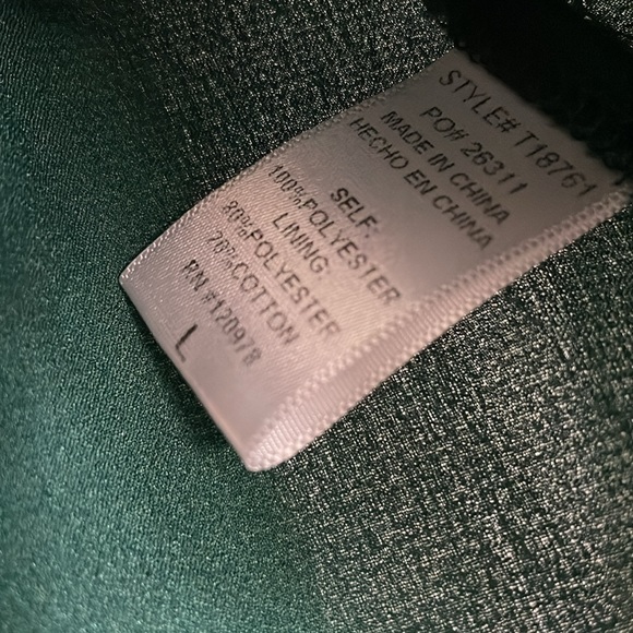 Entro Green puff sleeved A line top . NEW w/ out tags - Picture 3 of 5